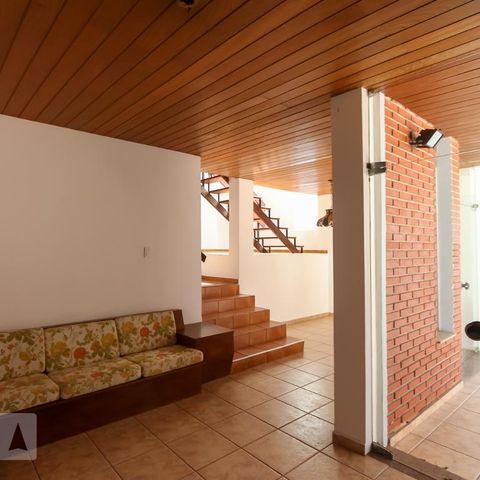 Casa à venda com 300m², 5 quartos e 3 vagasSala