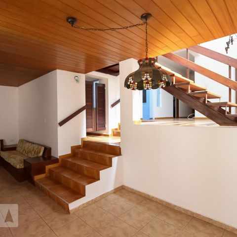 Casa à venda com 300m², 5 quartos e 3 vagasSala