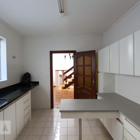 Casa à venda com 300m², 5 quartos e 3 vagasCozinha