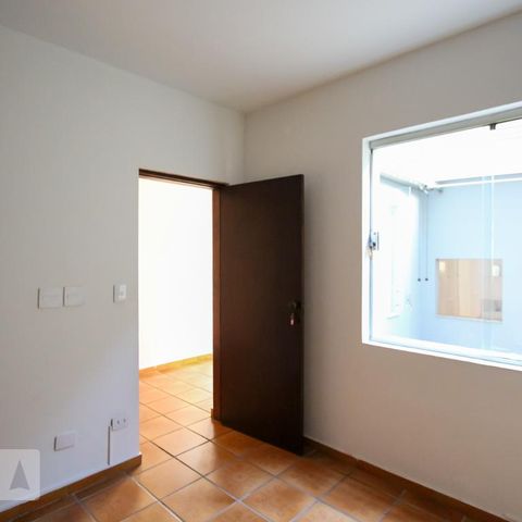 Casa à venda com 300m², 5 quartos e 3 vagasEscritório