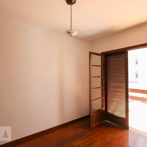 Casa à venda com 300m², 5 quartos e 3 vagasQuarto 2