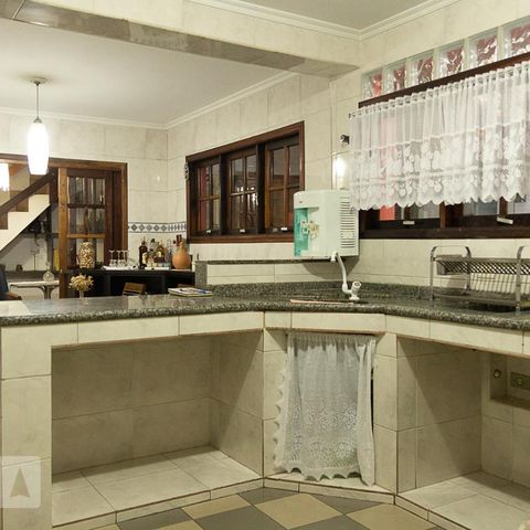 Casa à venda com 230m², 3 quartos e 2 vagasCozinha
