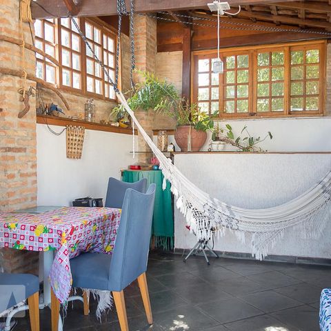 Casa à venda com 230m², 3 quartos e 2 vagasCobertura