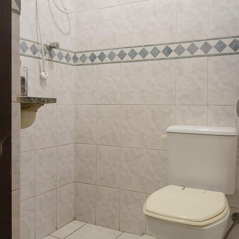 Casa à venda com 230m², 3 quartos e 2 vagasBanheiro 1