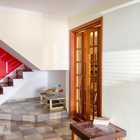 Casa à venda com 230m², 3 quartos e 2 vagasEscritório