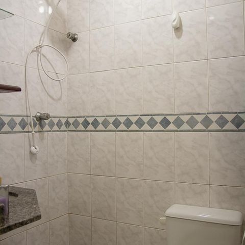 Casa à venda com 230m², 3 quartos e 2 vagasBanheiro 1