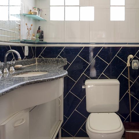 Casa à venda com 230m², 3 quartos e 2 vagasBanheiro do Quarto 1