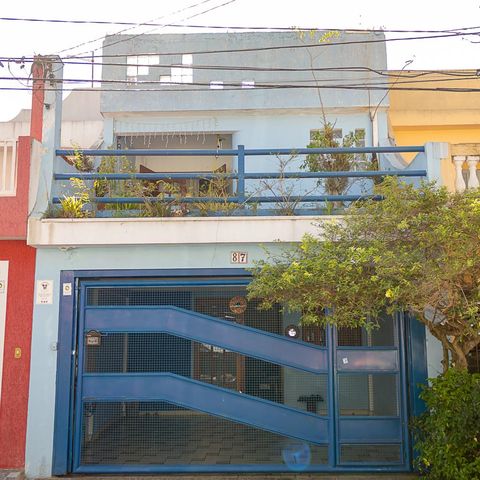 Casa à venda com 230m², 3 quartos e 2 vagasFachada