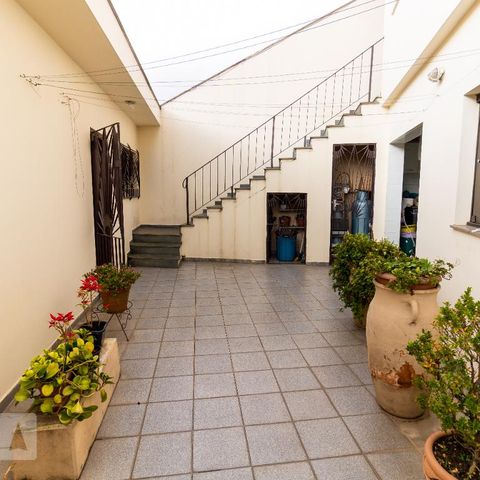 Casa à venda com 330m², 4 quartos e sem vagaQuintal