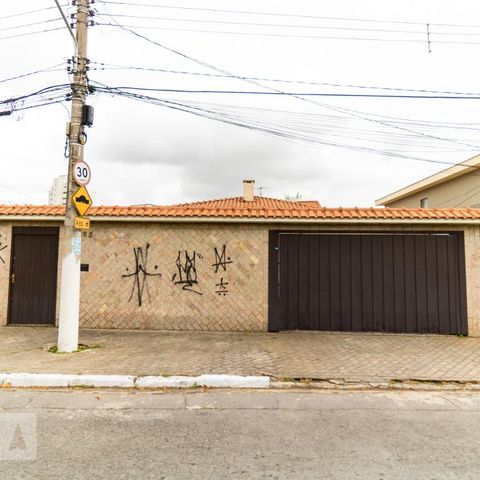 Casa à venda com 330m², 4 quartos e sem vagaFachada