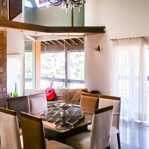 Casa à venda com 600m², 5 quartos e 8 vagas Casa à venda com 600m², 5 quartos e 8 vagasSala