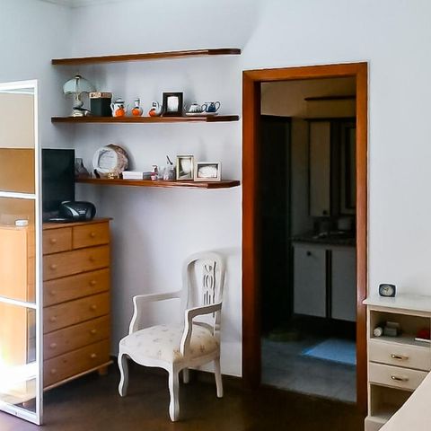 Casa à venda com 600m², 5 quartos e 8 vagas Casa à venda com 600m², 5 quartos e 8 vagasQuarto
