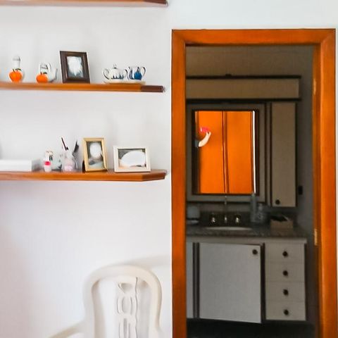 Casa à venda com 600m², 5 quartos e 8 vagas Casa à venda com 600m², 5 quartos e 8 vagasQuarto