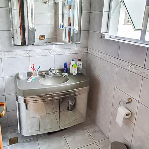 Casa à venda com 170m², 4 quartos e sem vagaBanheiro