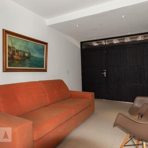 Casa à venda com 300m², 7 quartos e 3 vagasSala