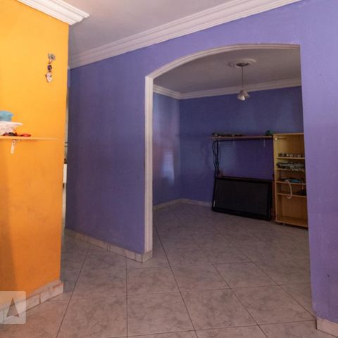 Casa à venda com 77m², 2 quartos e 1 vagaSala