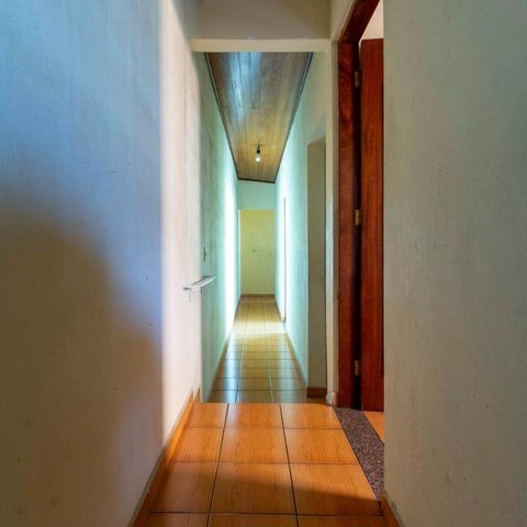 Casa à venda com 125m², 8 quartos e 2 vagasCorredor Parte Superior
