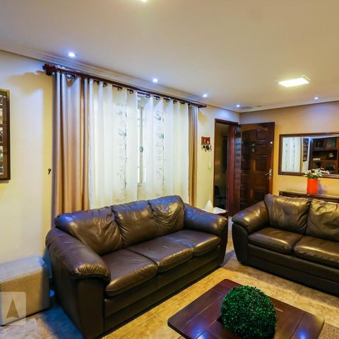 Casa para alugar com 250m², 3 quartos e 2 vagasSala