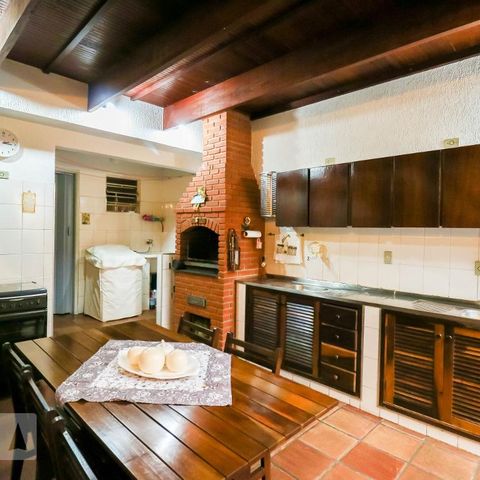 Casa para alugar com 250m², 3 quartos e 2 vagasQuintal