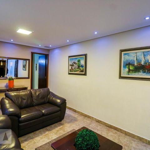 Casa para alugar com 250m², 3 quartos e 2 vagasSala