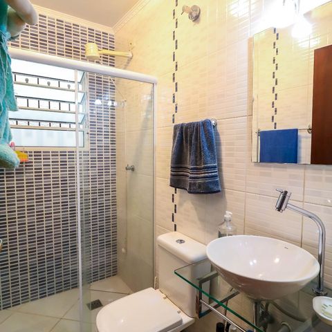 Casa para alugar com 250m², 3 quartos e 2 vagasBanheiro 1