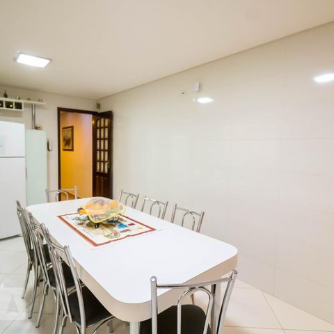 Casa para alugar com 250m², 3 quartos e 2 vagasCozinha