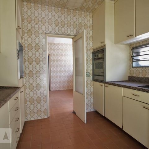Casa para alugar com 500m², 5 quartos e 4 vagasCozinha
