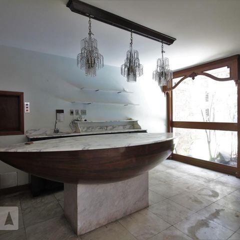 Casa para alugar com 500m², 5 quartos e 4 vagasSala