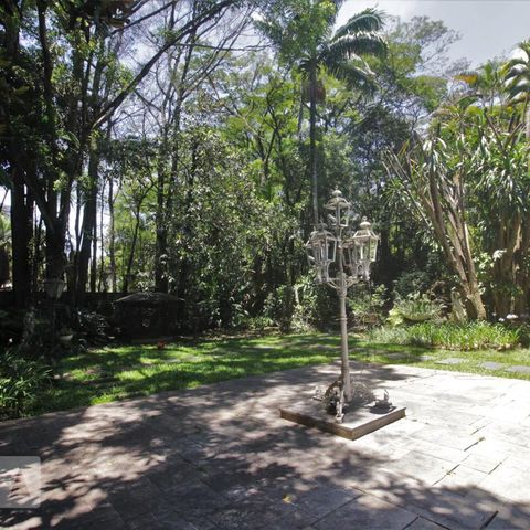 Casa para alugar com 500m², 5 quartos e 4 vagasÁrea Externa