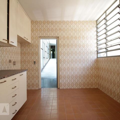 Casa para alugar com 500m², 5 quartos e 4 vagasCozinha