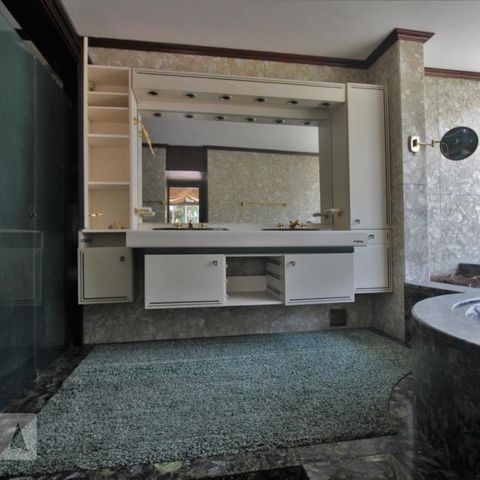 Casa para alugar com 500m², 5 quartos e 4 vagasBanheiro da suíte