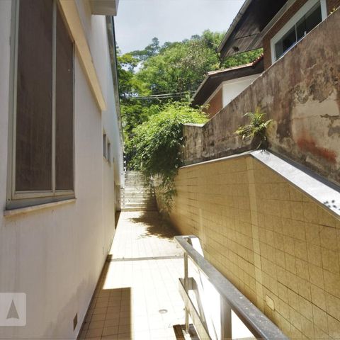 Casa para alugar com 500m², 5 quartos e 4 vagasÁrea Externa