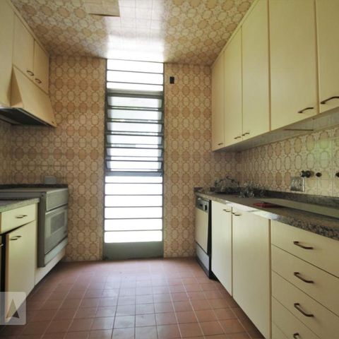 Casa para alugar com 500m², 5 quartos e 4 vagasCozinha