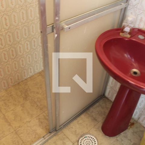 Casa à venda com 210m², 5 quartos e 2 vagasBanheiro de Serviço