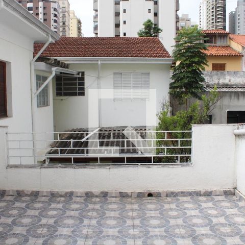 Casa à venda com 210m², 5 quartos e 2 vagasSacada do Quarto 1