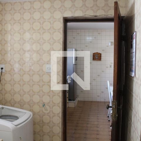 Casa à venda com 210m², 5 quartos e 2 vagasÁrea de Serviço