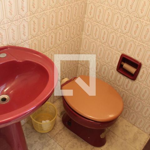 Casa à venda com 210m², 5 quartos e 2 vagasBanheiro de Serviço
