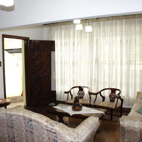 Casa à venda com 210m², 5 quartos e 2 vagasSala