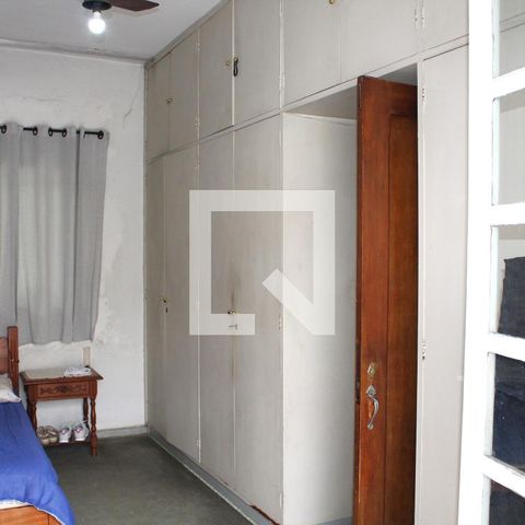 Casa à venda com 210m², 5 quartos e 2 vagasQuarto 1