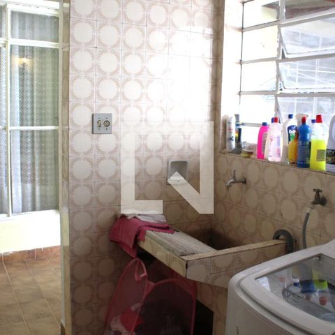 Casa à venda com 210m², 5 quartos e 2 vagasÁrea de Serviço