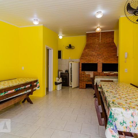 Casa de condomínio à venda com 75m², 2 quartos e sem vagaÁrea comum