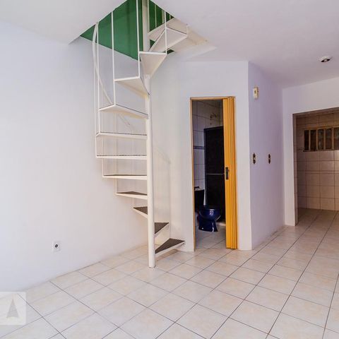 Casa de condomínio à venda com 75m², 2 quartos e sem vagaSala
