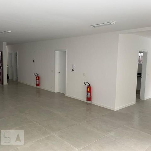 Casa para alugar com 400m², 6 quartos e 4 vagasSala 2