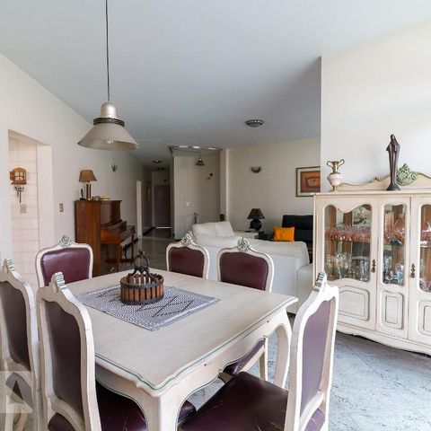 Casa à venda com 326m², 3 quartos e 6 vagasSala de jantar