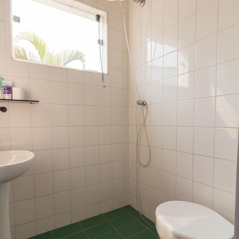 Casa à venda com 326m², 3 quartos e 6 vagasBanheiro de serviço
