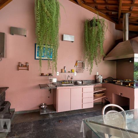 Casa à venda com 326m², 3 quartos e 6 vagasChurrasqueira