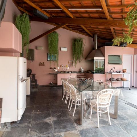 Casa à venda com 326m², 3 quartos e 6 vagasChurrasqueira