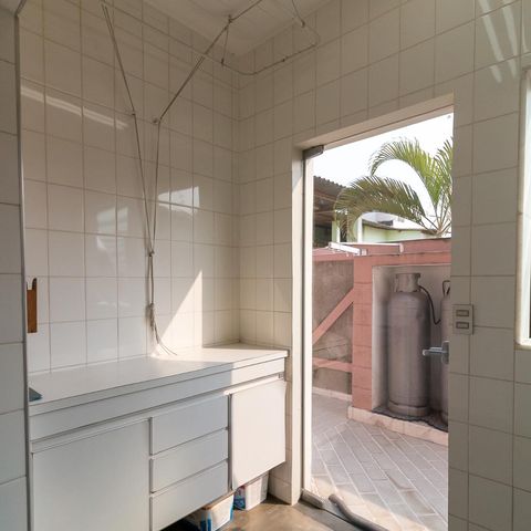 Casa à venda com 326m², 3 quartos e 6 vagasÁrea de serviço