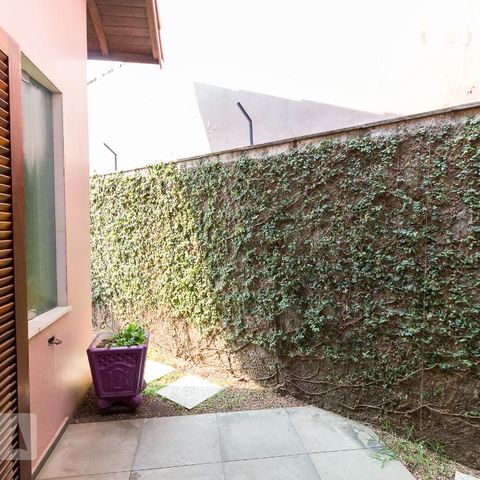 Casa à venda com 326m², 3 quartos e 6 vagasVaranda quarto 3 suíte