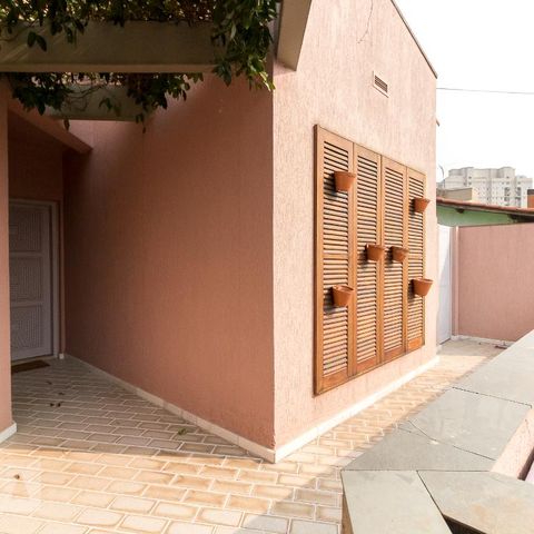 Casa à venda com 326m², 3 quartos e 6 vagasEntrada da casa